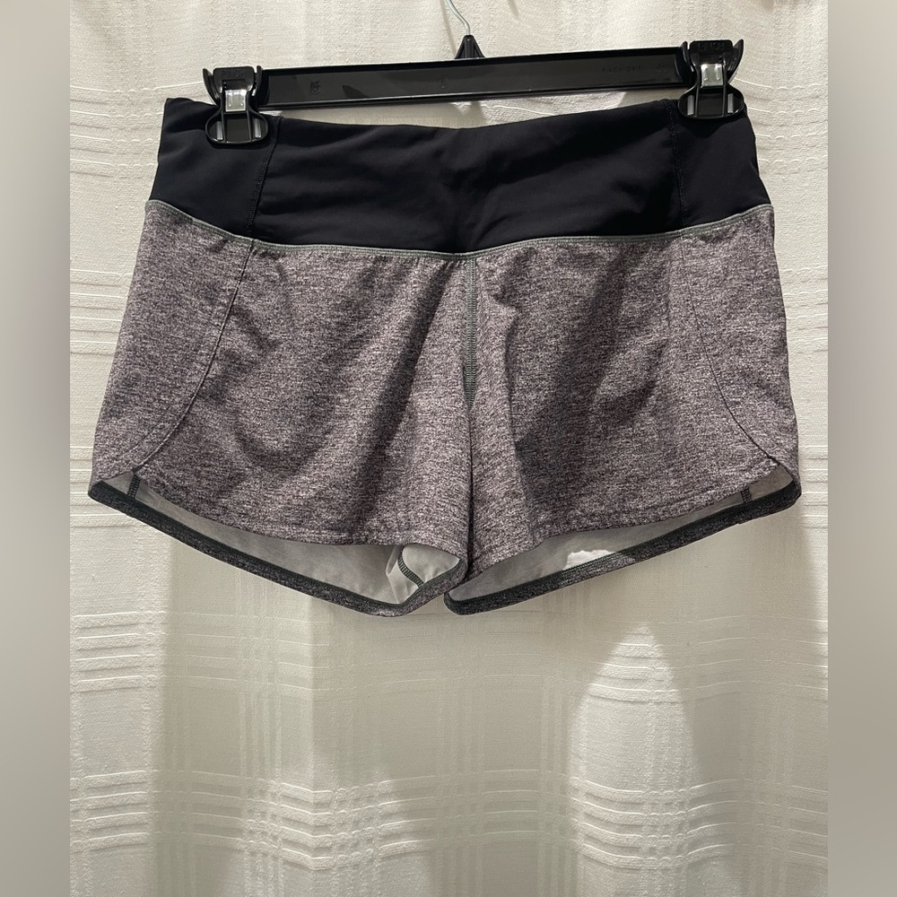 Lululemon shorts black and gray size 6